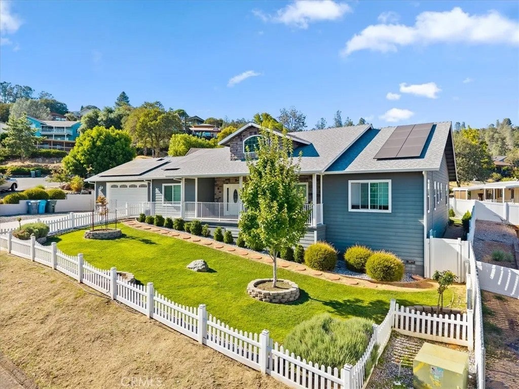 Photo of 5411 Sugarloaf Court, Oroville, CA 95966 (MLS # OR26196476)