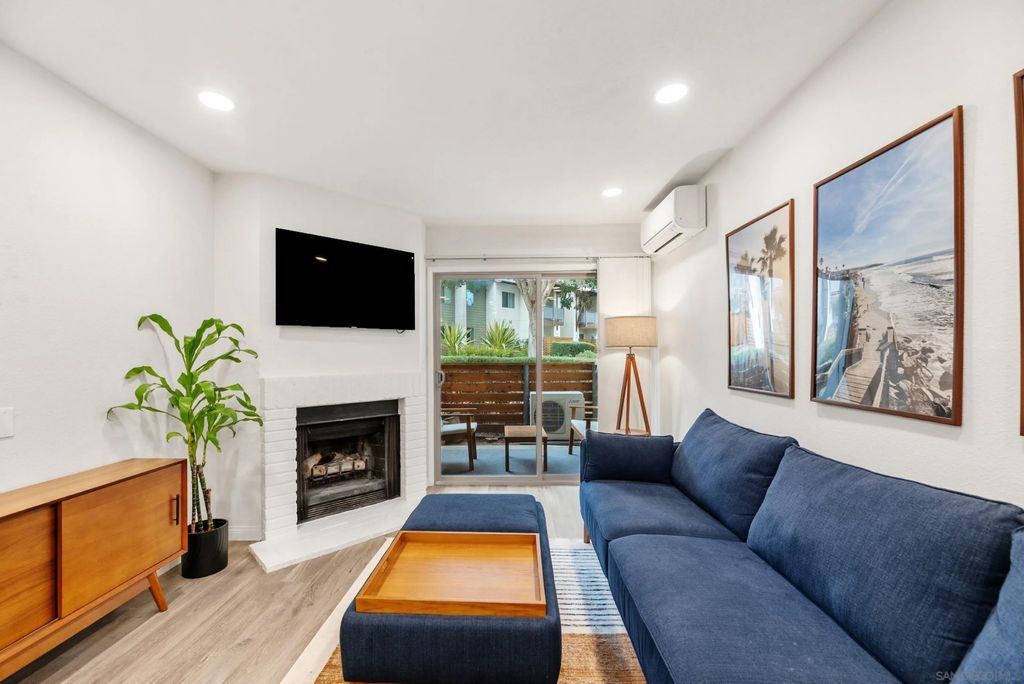 Photo of 1810 S El Camino Real Real #101, Encinitas, CA 92024 (MLS # 2600233)