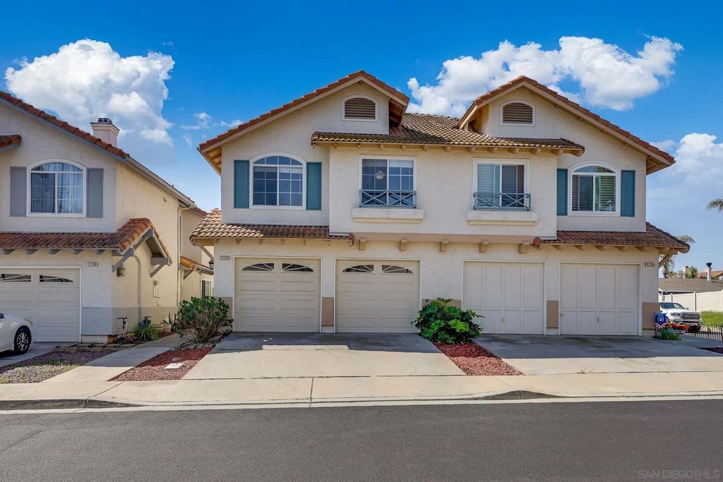 Photo of 1772 Promenade Cir, Vista, CA 92083 (MLS # 260008376)