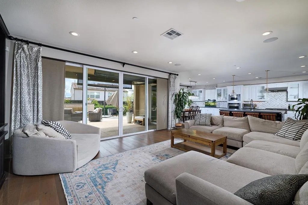 936 Camino Aldea