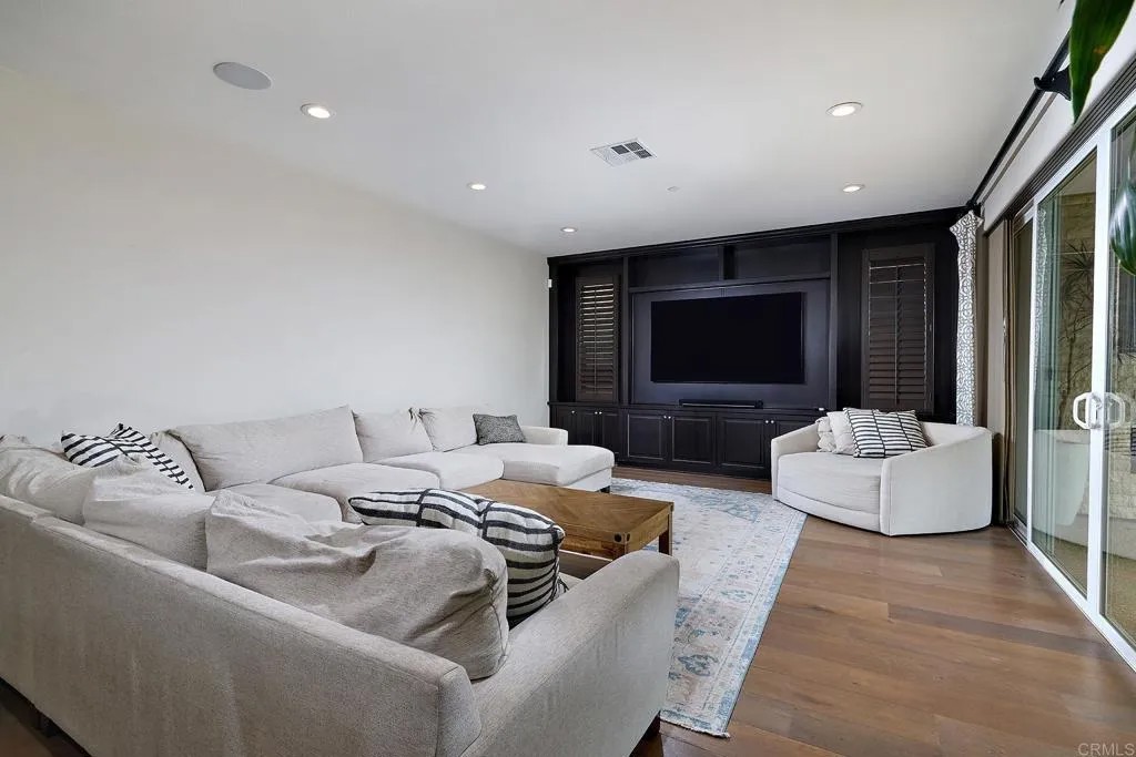 936 Camino Aldea
