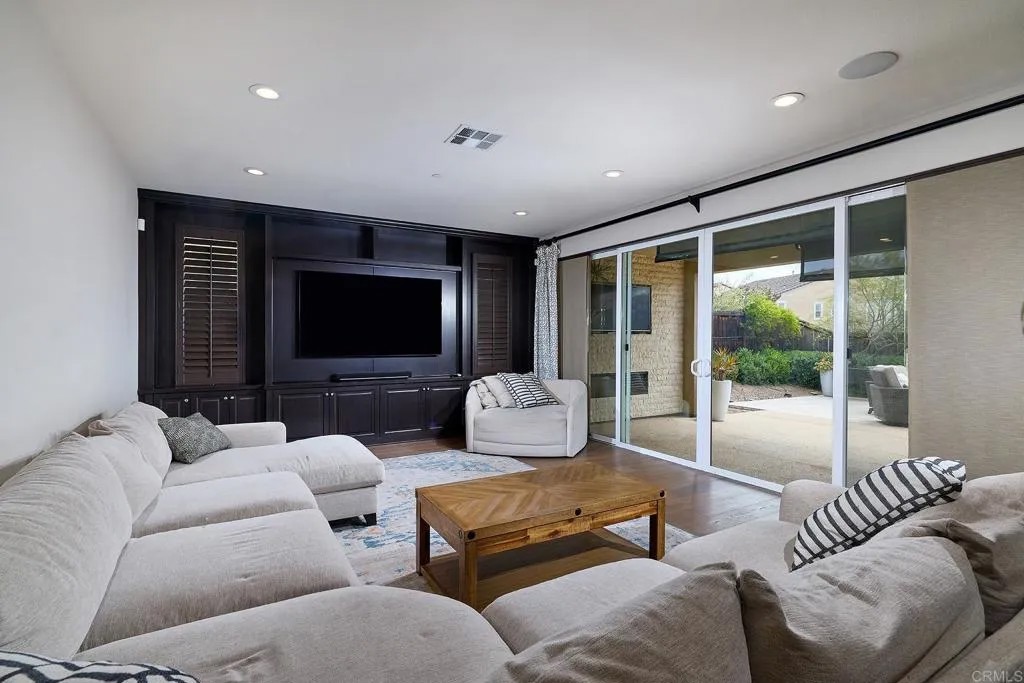 936 Camino Aldea