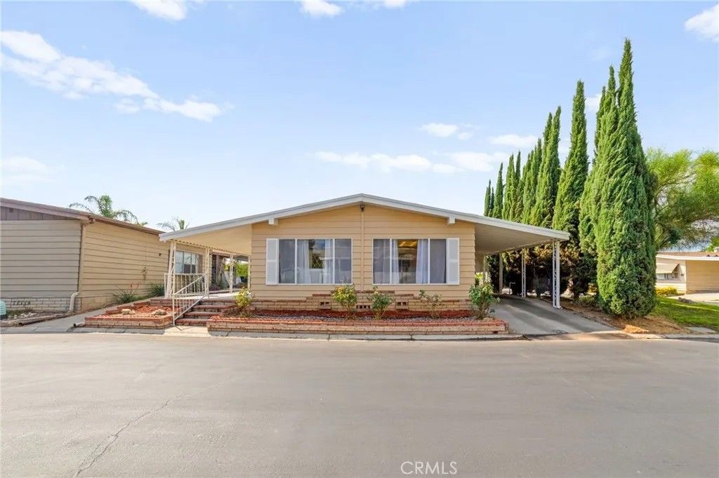 Photo of 1601 S Garey Ave #93, Pomona, CA 91766 (MLS # IV25220789)