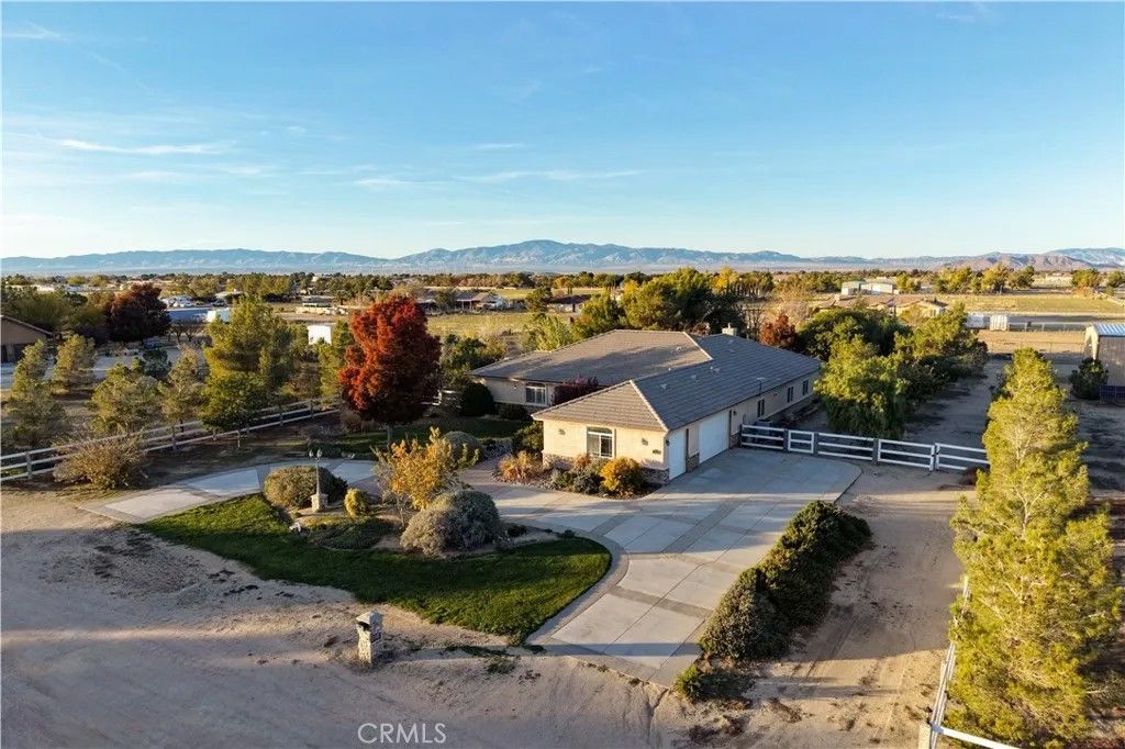 Photo of 8035 W Avenue D14, Lancaster, CA 93536 (MLS # SR25270388)