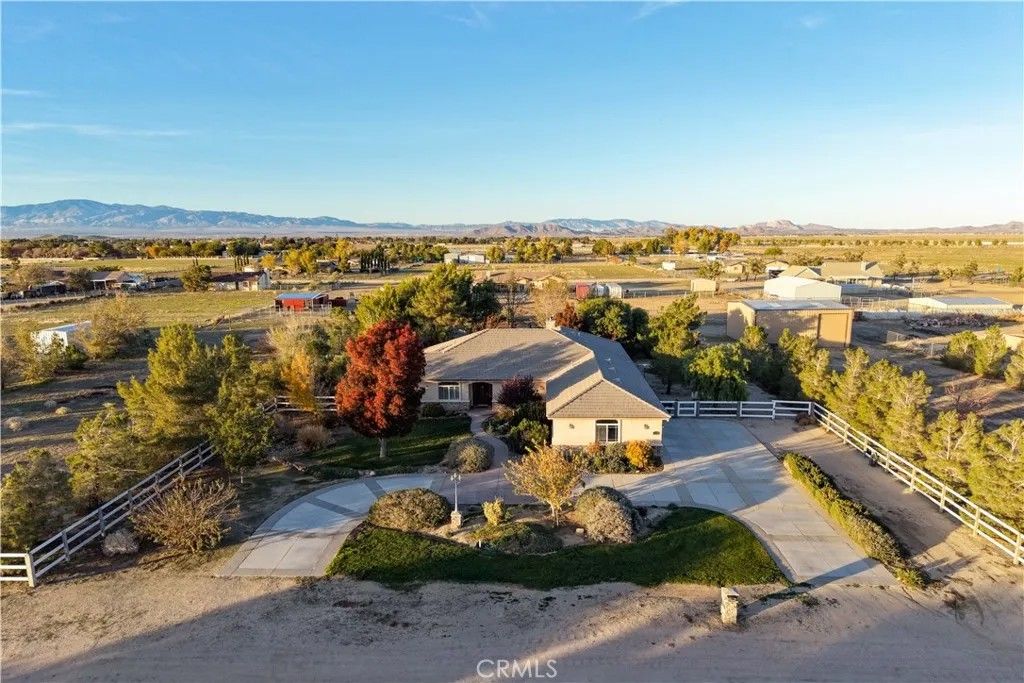 Photo of 8035 W Avenue D14, Lancaster, CA 93536 (MLS # SR25270388)