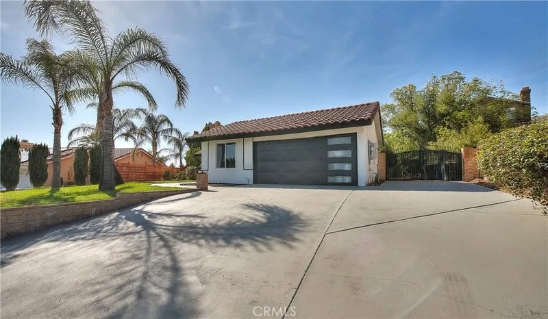 3082 Lynwood Drive