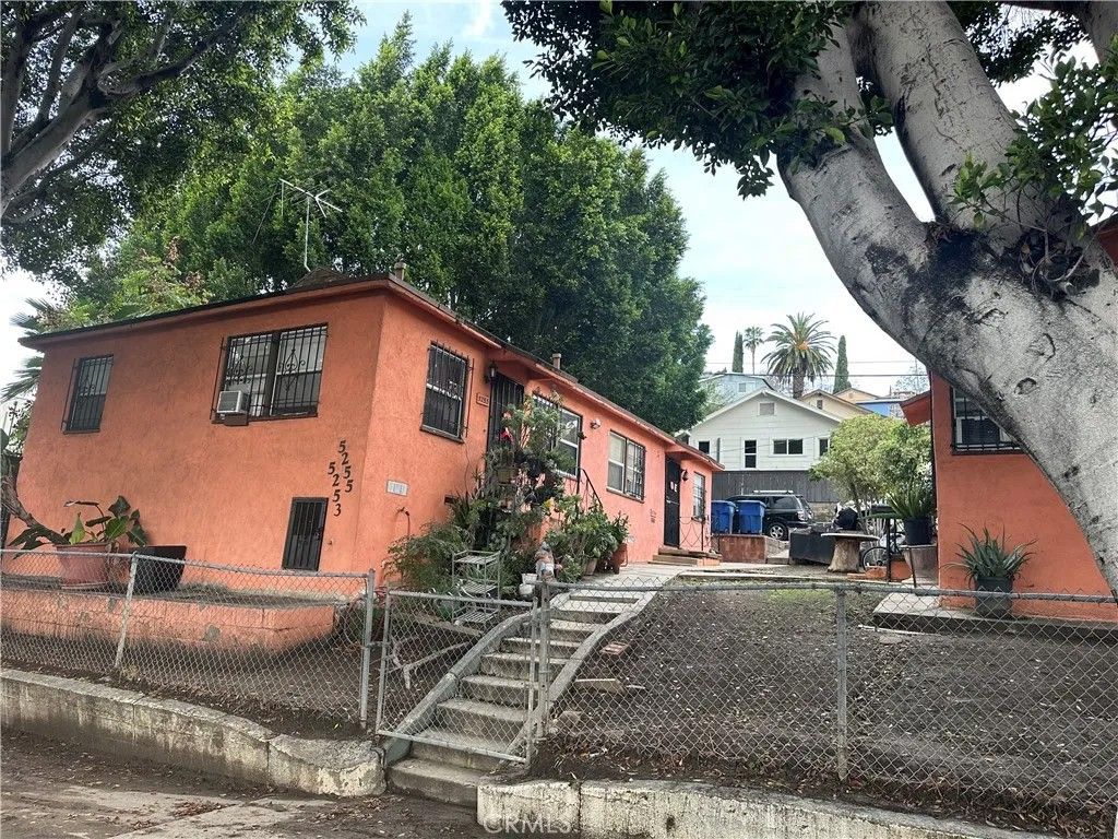 Photo of 5253 N Huntington Dr. Drive, Los Angeles, CA 90032 (MLS # DW26032395)