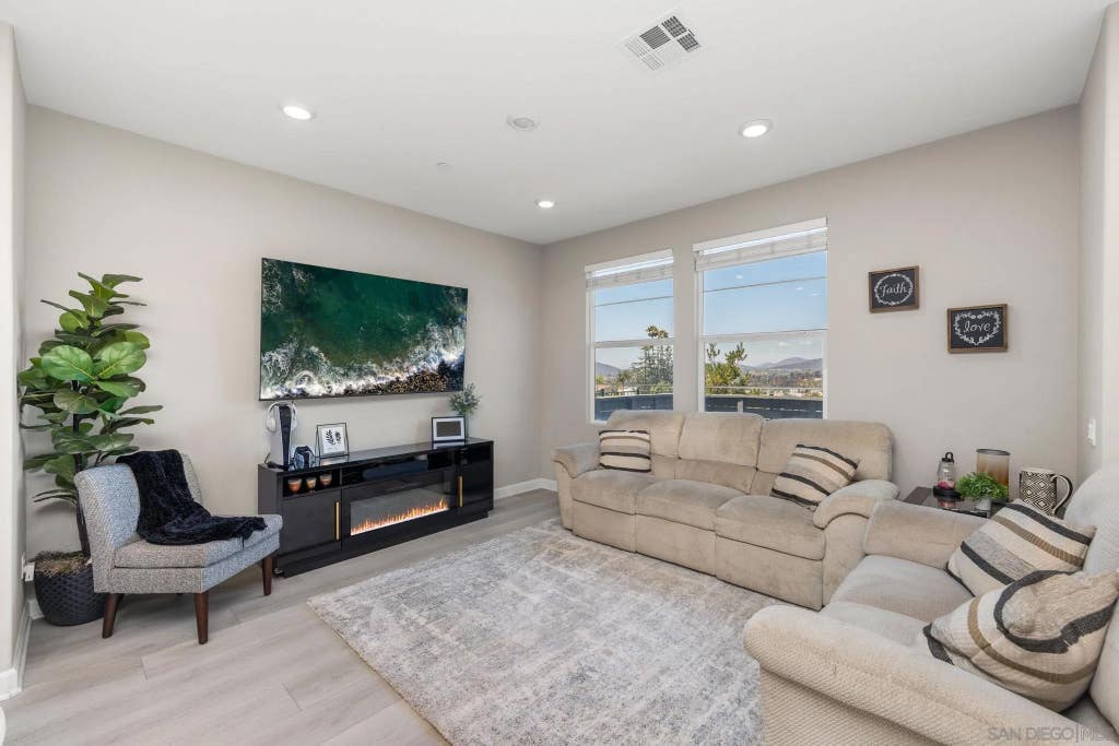 Photo of 1202 Sunrise View #103, San Marcos, CA 92078 (MLS # 260017486)