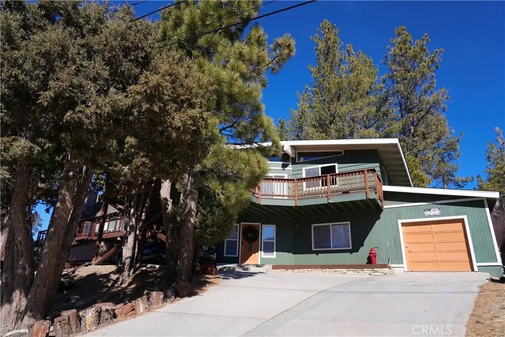 Photo of 42958 Moonridge Rd, Big Bear Lake, CA 92315 (MLS # DW25269512)