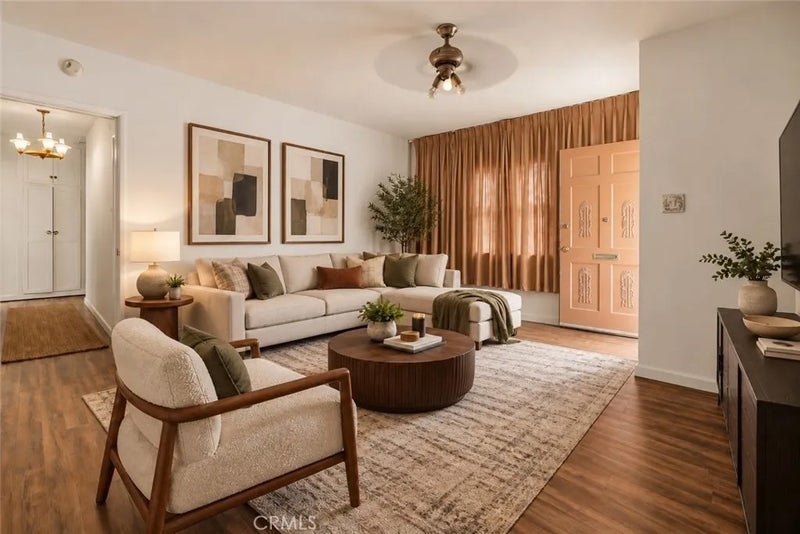 324 E 55th