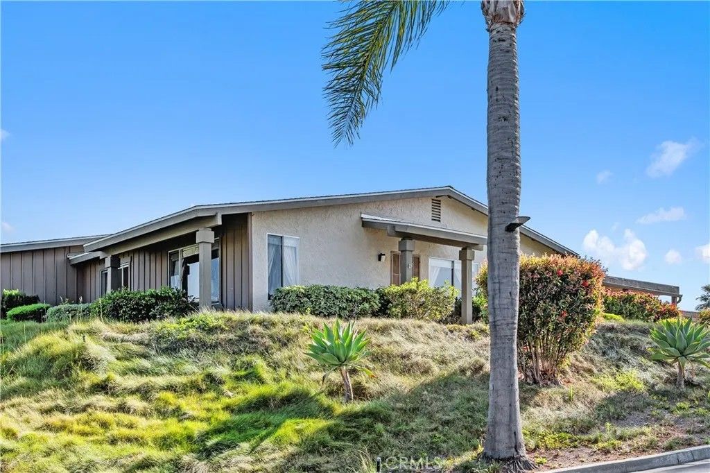 Photo of 1002 Plover Way, Oceanside, CA 92057 (MLS # SW26084485)