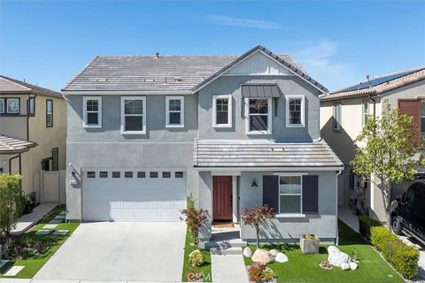 Photo of 18262 Astro Court, Saugus, CA 91350 (MLS # SR26047882)
