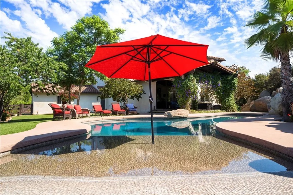 42179 Calle Paramo