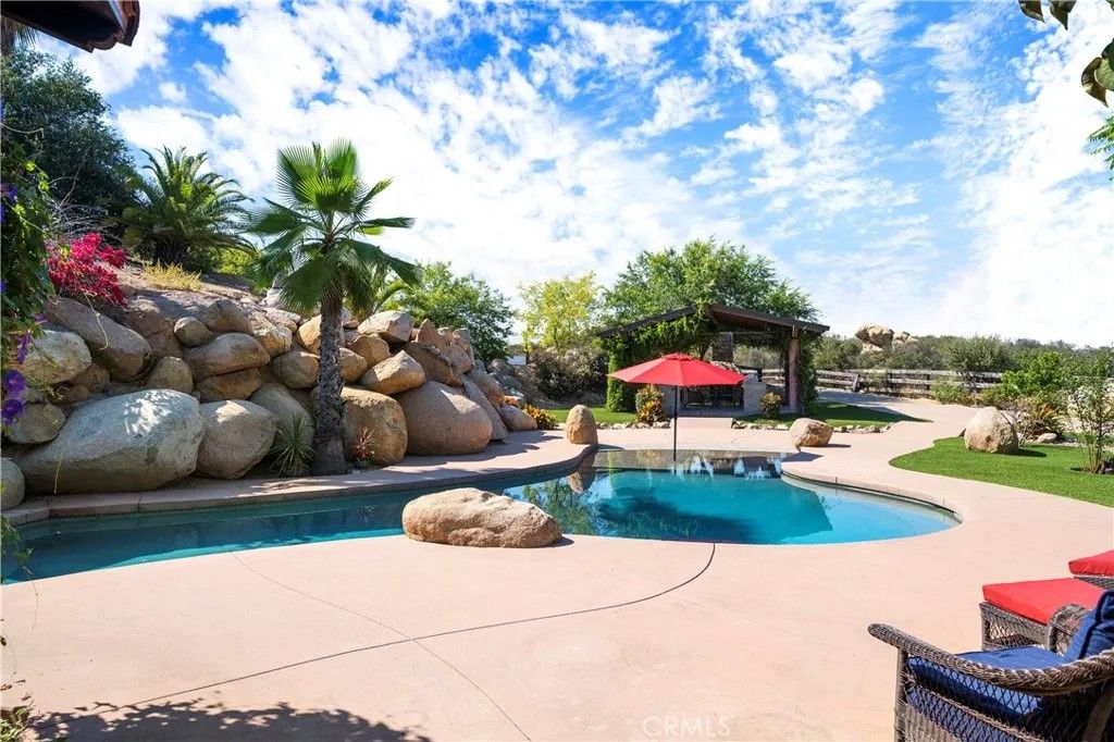Photo of 42179 Calle Paramo, Murrieta, CA 92562 (MLS # SW25180574)