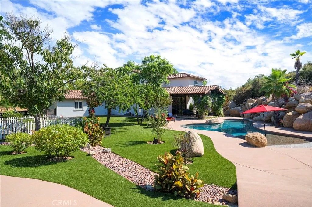 Photo of 42179 Calle Paramo, Murrieta, CA 92562 (MLS # SW25180574)