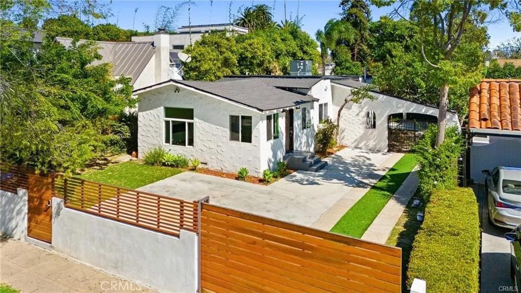 Photo of 2216 Veteran Avenue, Los Angeles, CA 90064 (MLS # OC26092167)
