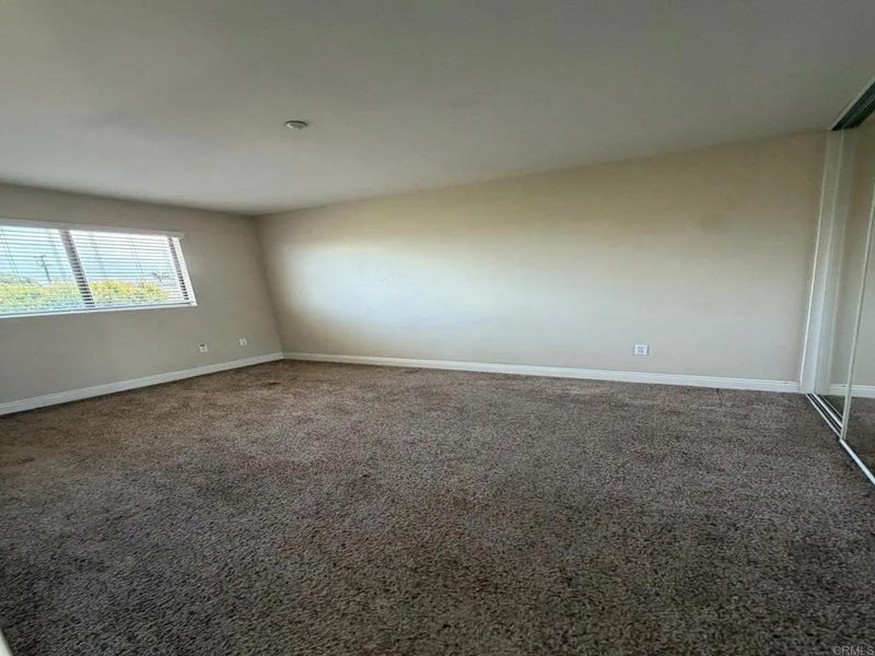 201 Twin Oaks Avenue 2