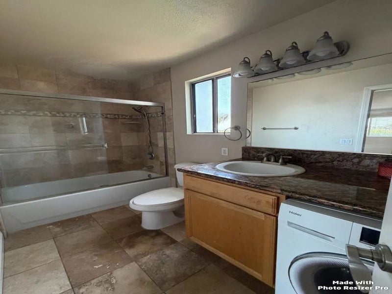 201 Twin Oaks Avenue 2
