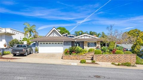 Photo of 33211 Blue Fin Drive, Dana Point, CA 92629 (MLS # SR26042844)