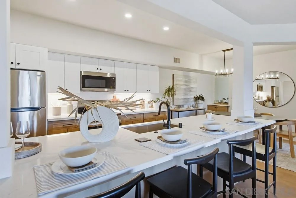 1020 E Washington Ave 107