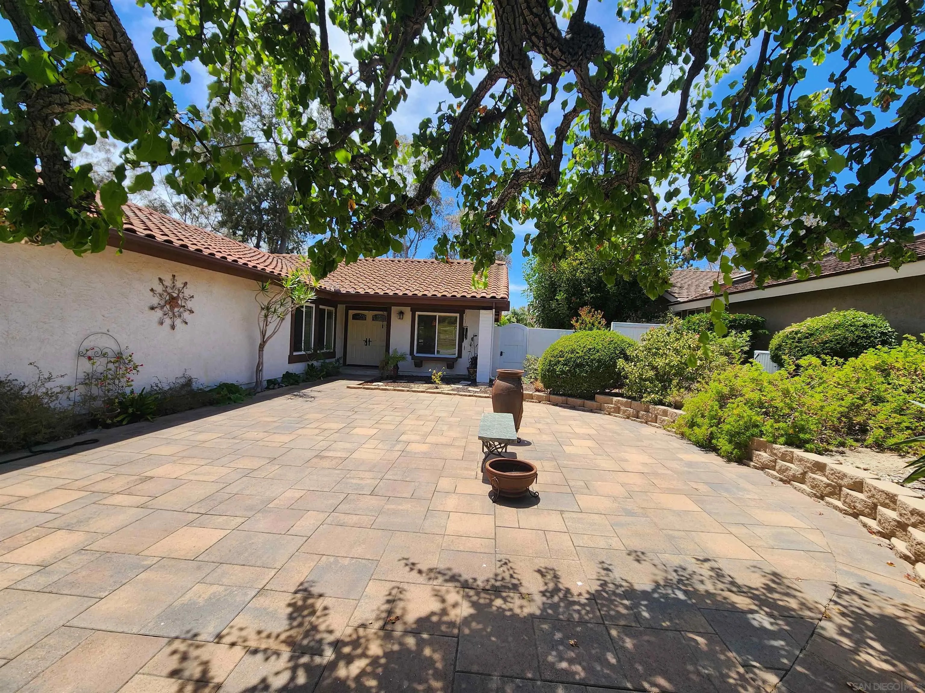 723 Santa Camelia