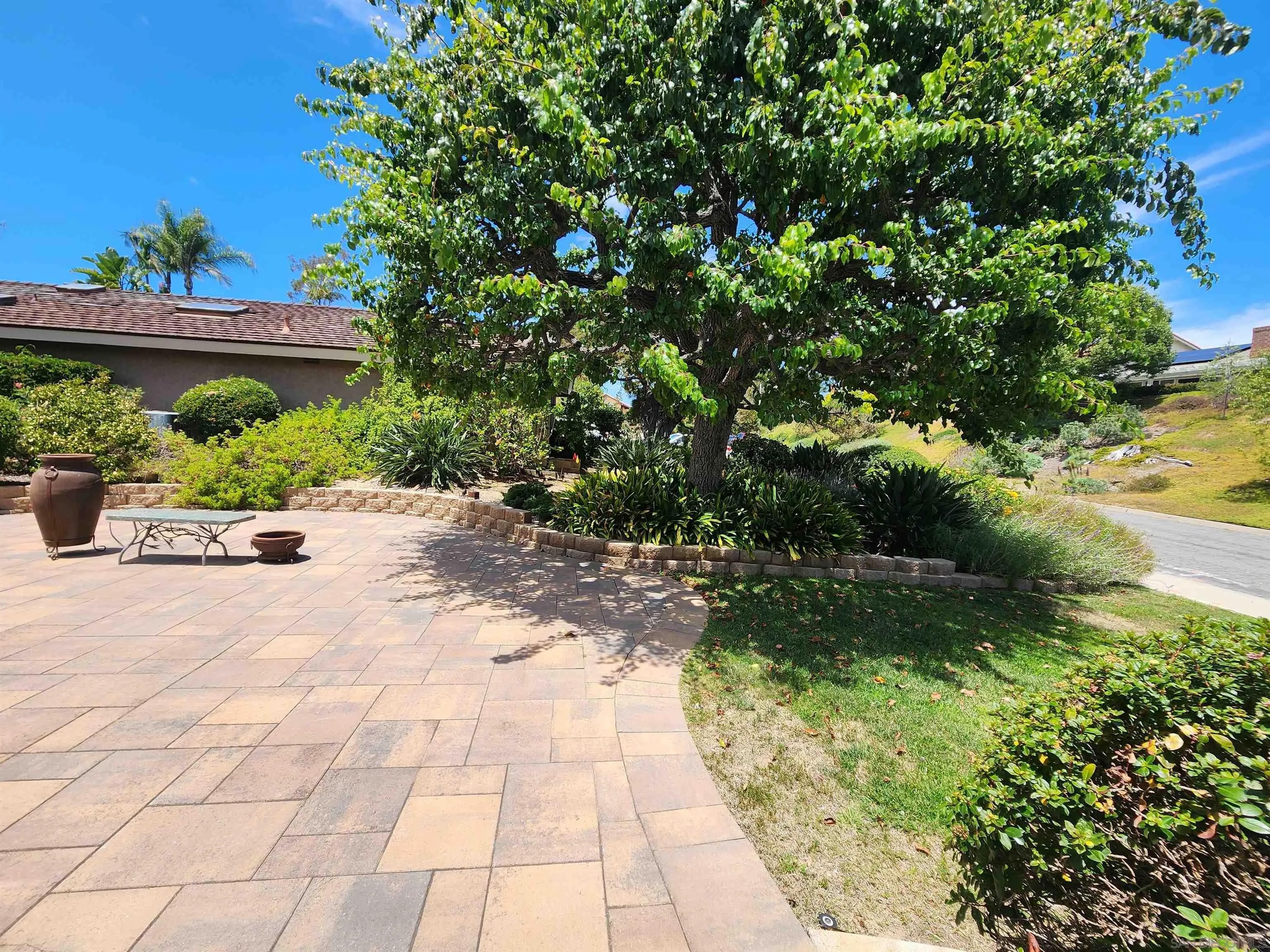 723 Santa Camelia