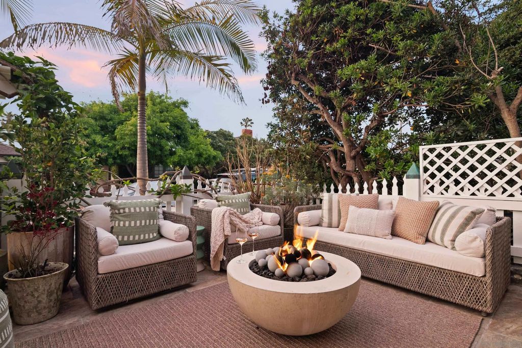 Photo of 335 Gravilla Street, La Jolla, CA 92037 (MLS # 250040194)