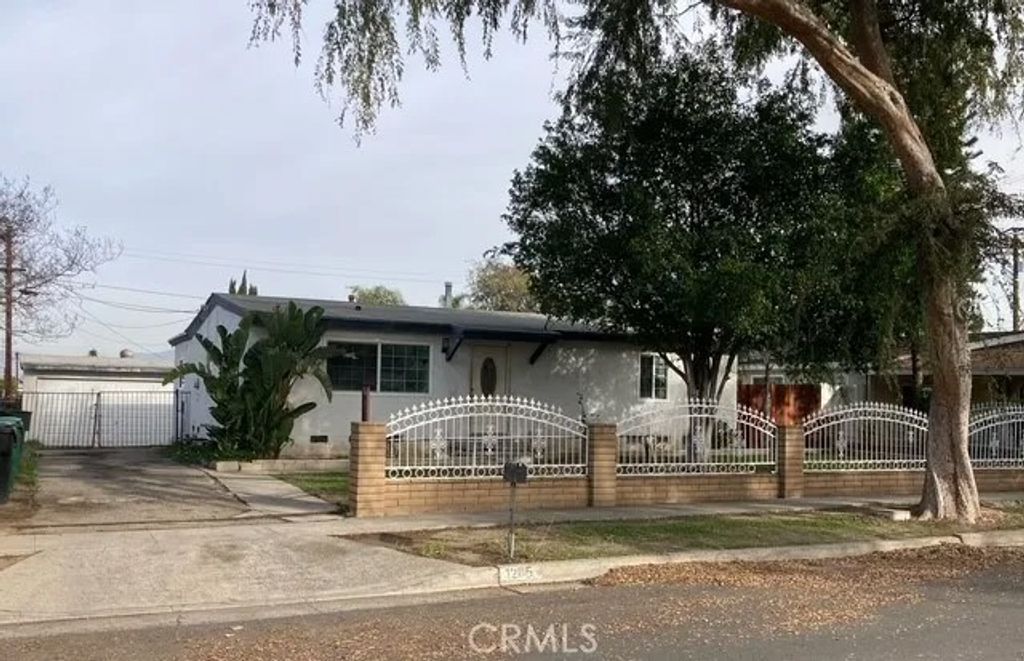 Photo of 1205 Lime, Corona, CA 92879 (MLS # IV25280148)