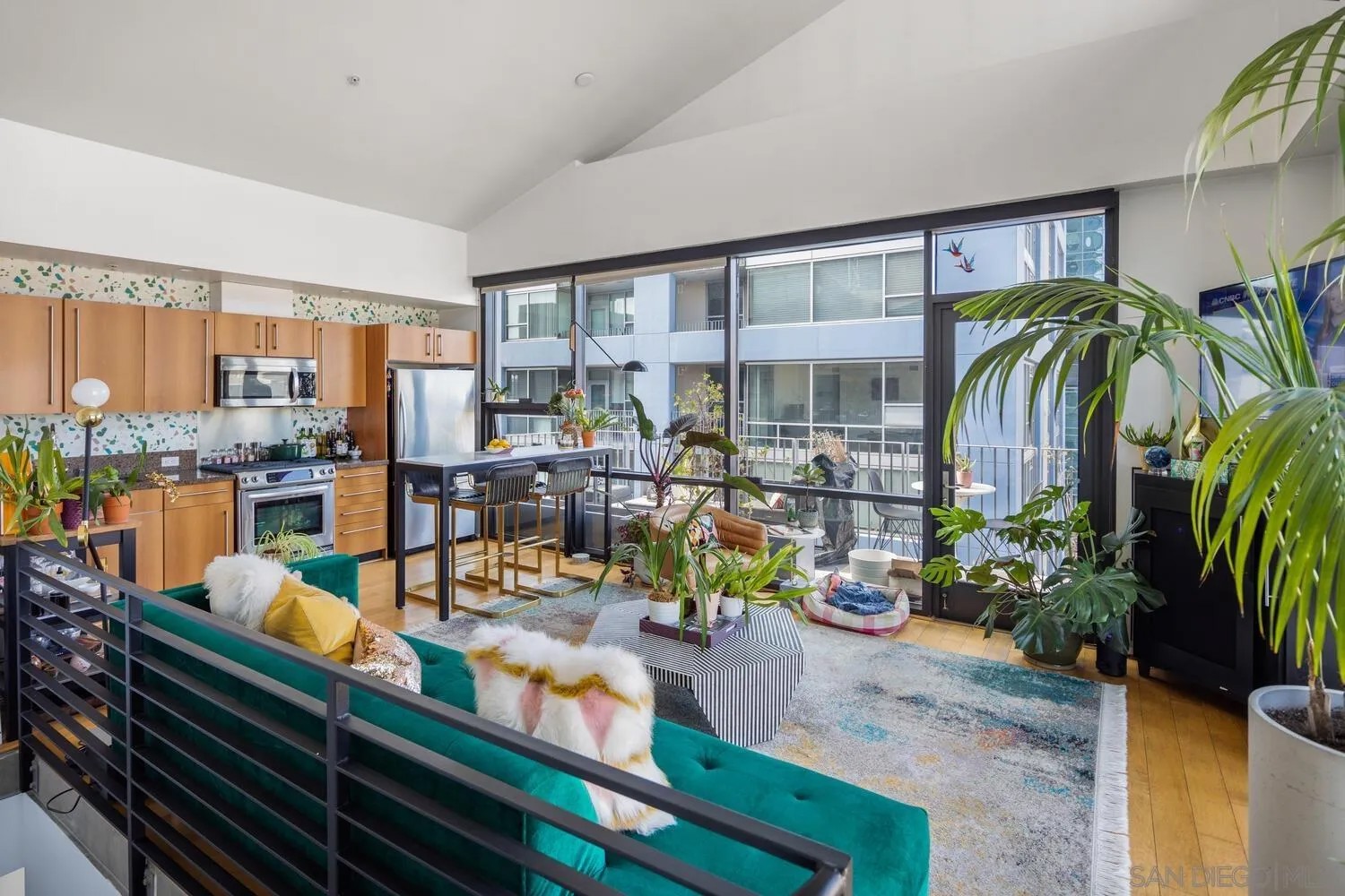 350 11Th Ave 1130