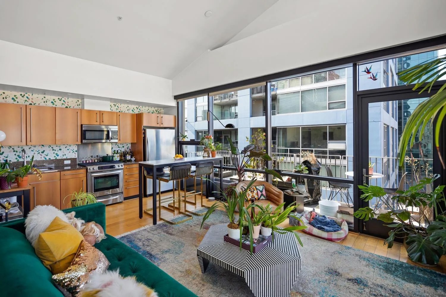 350 11Th Ave 1130