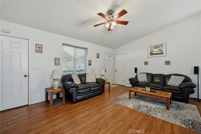 18685 Oak Grove