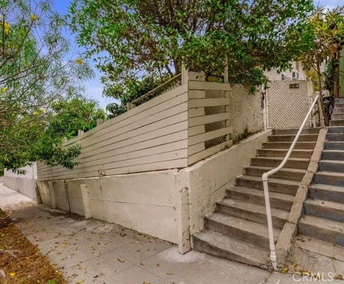 2210 Scott