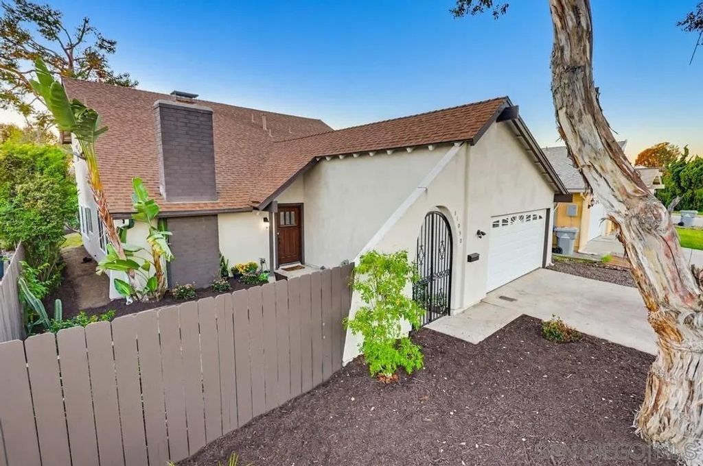 Photo of 11050 Westonhill Dr, San Diego, CA 92126 (MLS # 260006647)