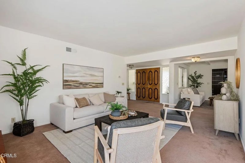 6440 Camino Viviente