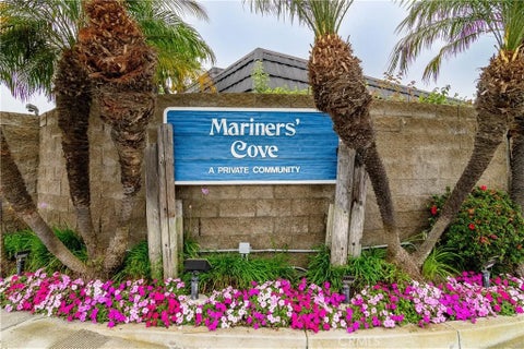 2 beds bed, 1.5 baths bath property at 21208 Sailors Bay, Huntington Beach, CA 92646