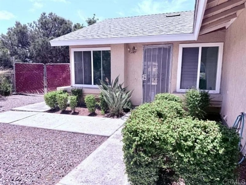 1270 Valencia Pkwy