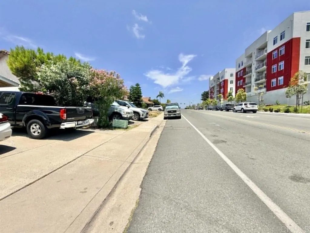 1270 Valencia Pkwy