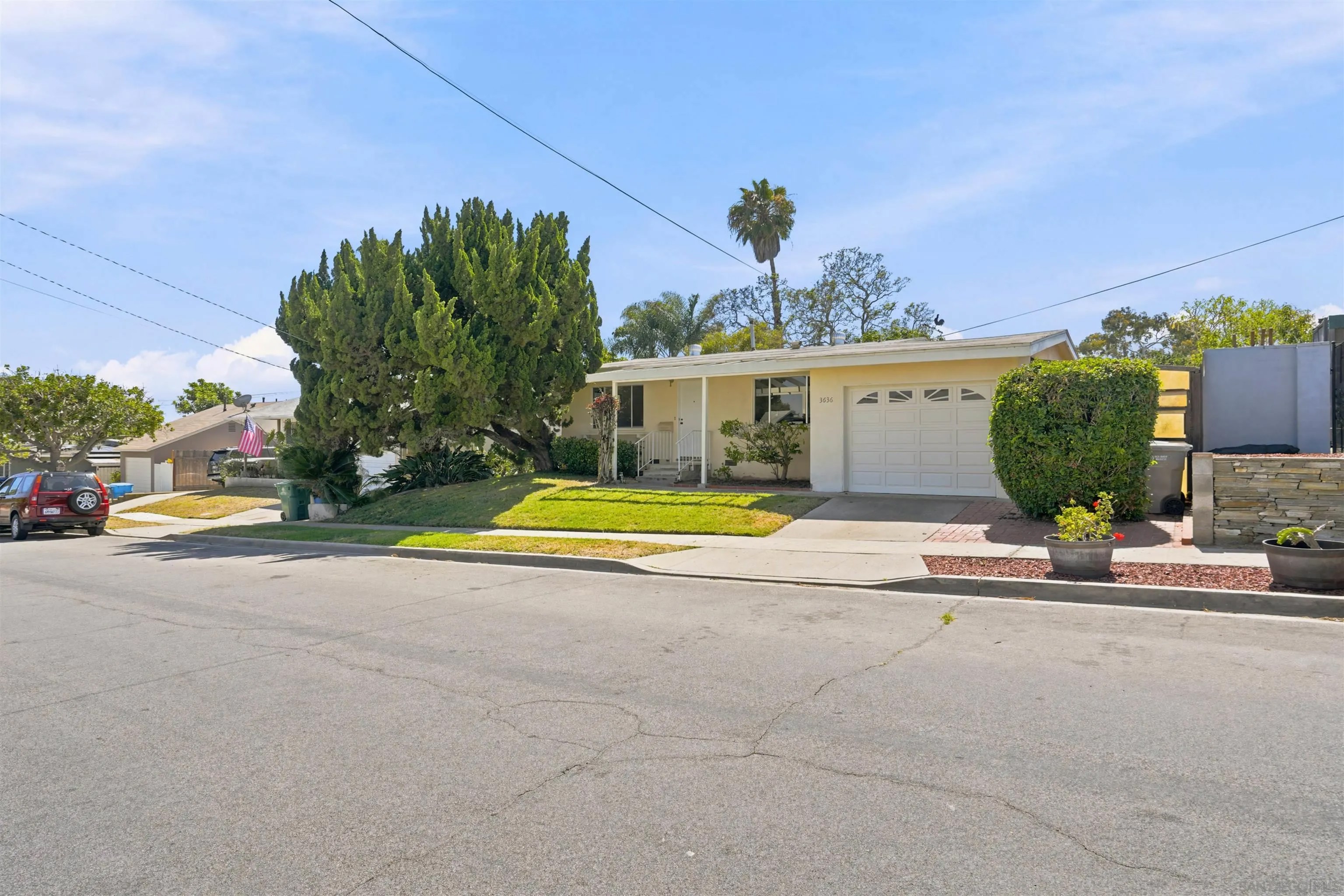 3636 Tomahawk Ln