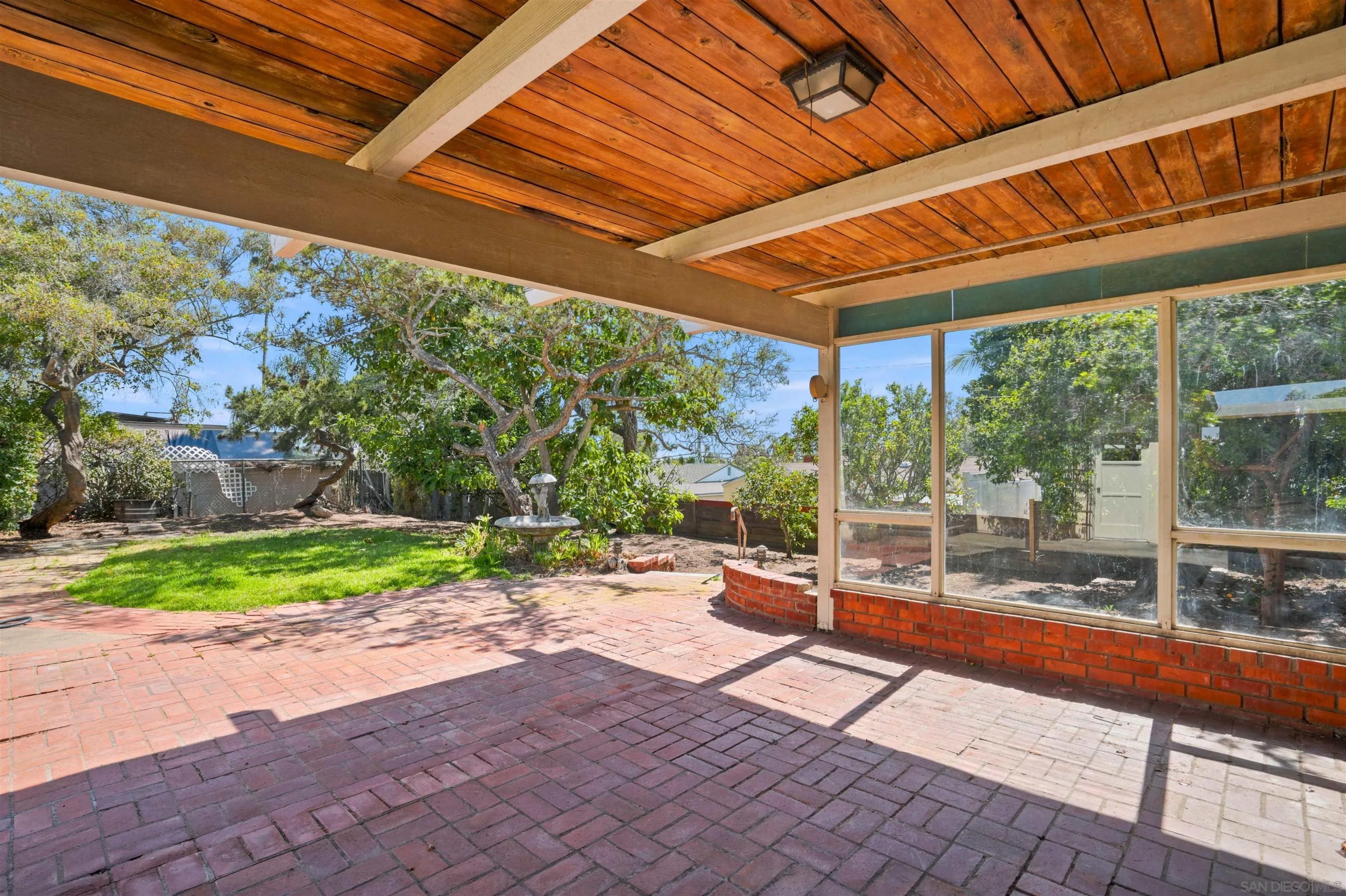 3636 Tomahawk Ln