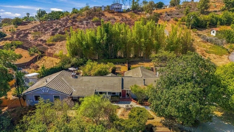 919 Valley Dr