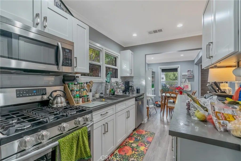 Photo of 11938 Exposition Boulevard, Los Angeles, CA 90064 (MLS # SB25280234)