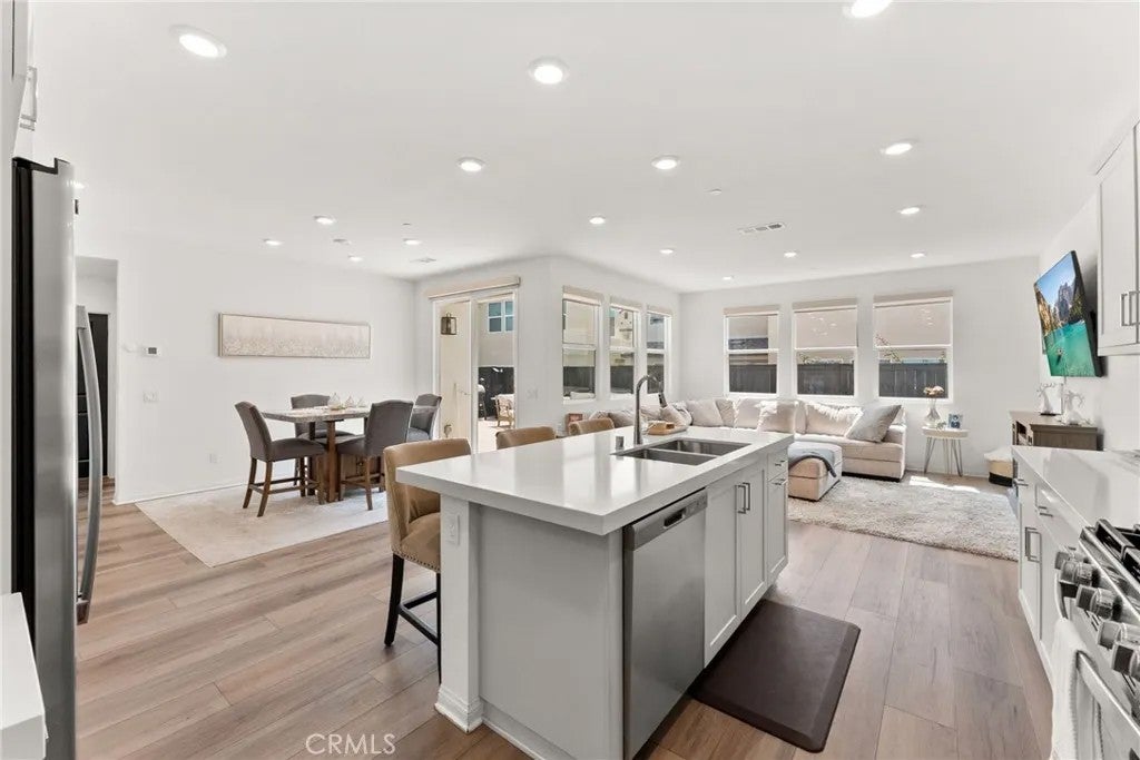 1675 Whitmore
