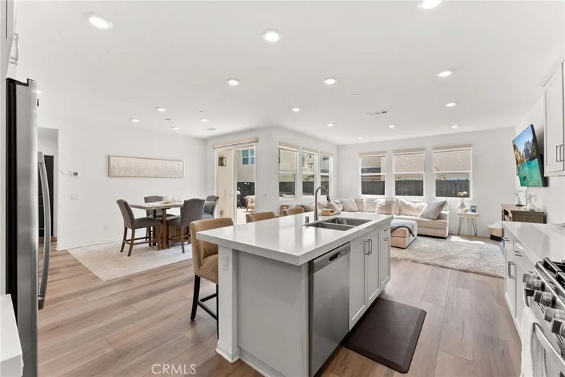 1675 Whitmore