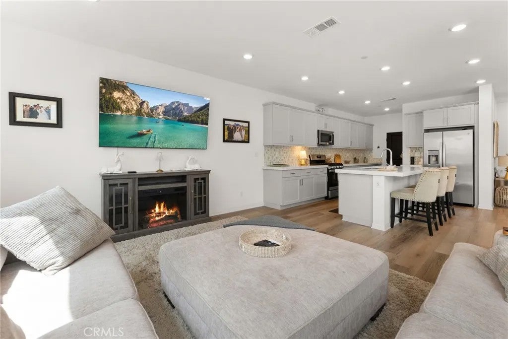 1675 Whitmore