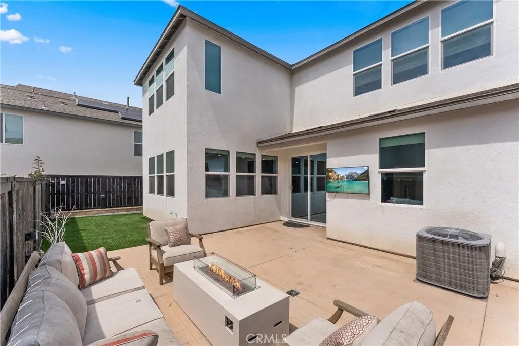1675 Whitmore