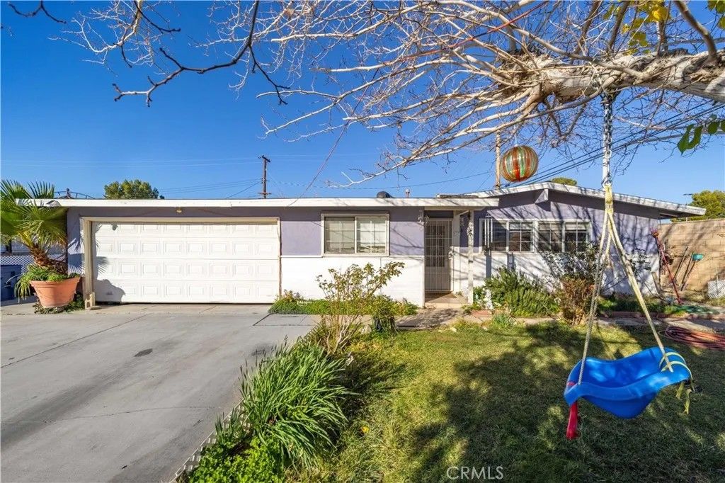 Photo of 2005 W Norberry St, Lancaster, CA 93536 (MLS # IV25281395)