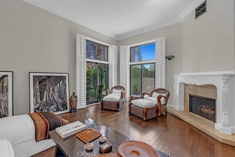 338 S Orange Grove