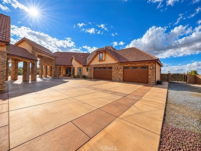 10122 Farmington