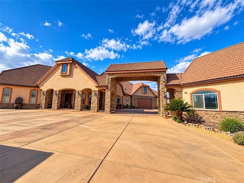 10122 Farmington