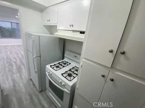 1329 S Saltair